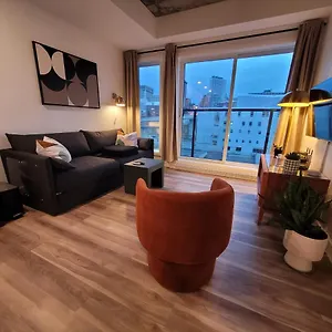 Mid-century Modern Style - Pool/terrace Quebec City