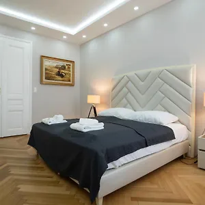Charming 2-room With Balcony, 15 Min To Center , Wien Österreich
